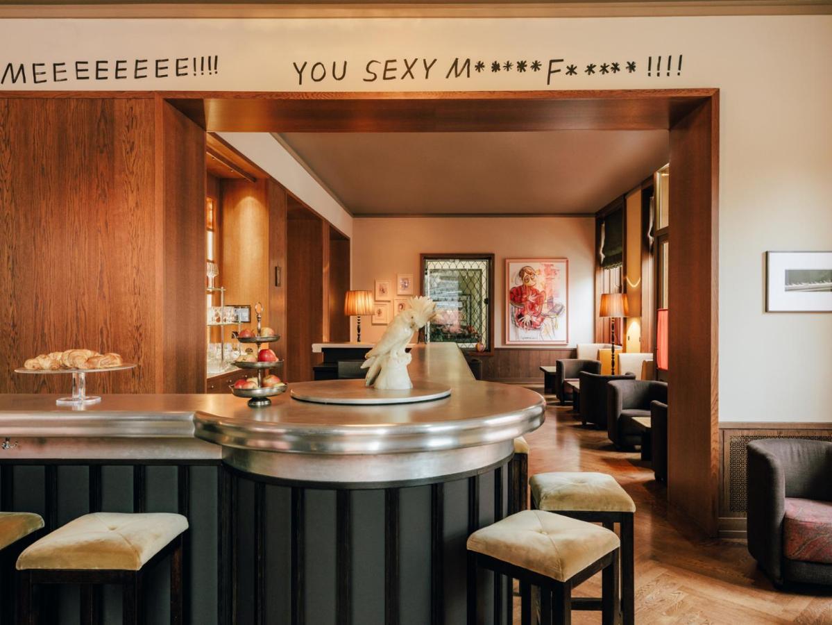 Boutique Hotel Chateau Royal Berlim Exterior foto The bar at the Standard East Village