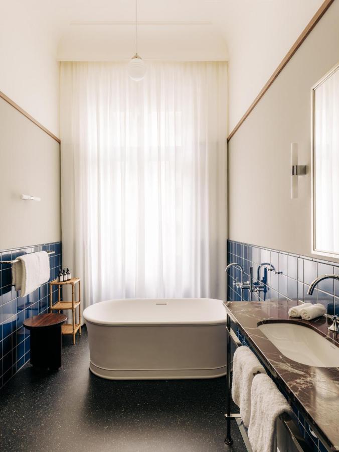 Boutique Hotel Chateau Royal Berlim Exterior foto Bathroom