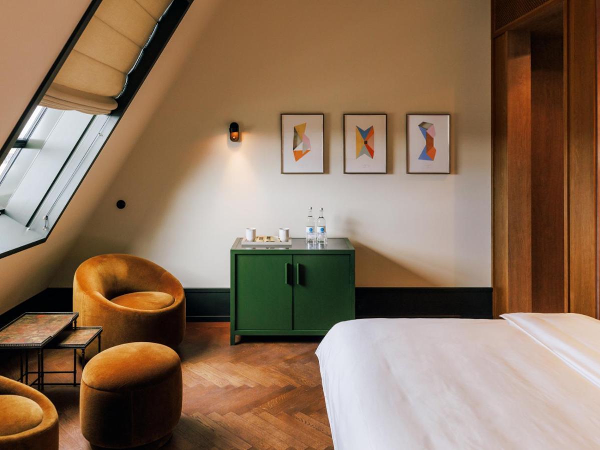 Boutique Hotel Chateau Royal Berlim Exterior foto A room at the hotel