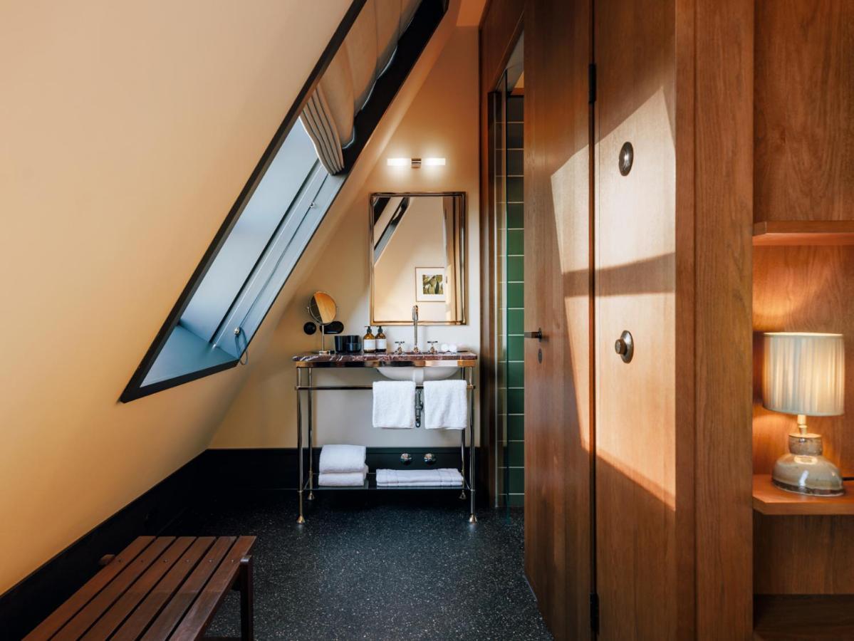Boutique Hotel Chateau Royal Berlim Exterior foto A bathroom at the Hotel