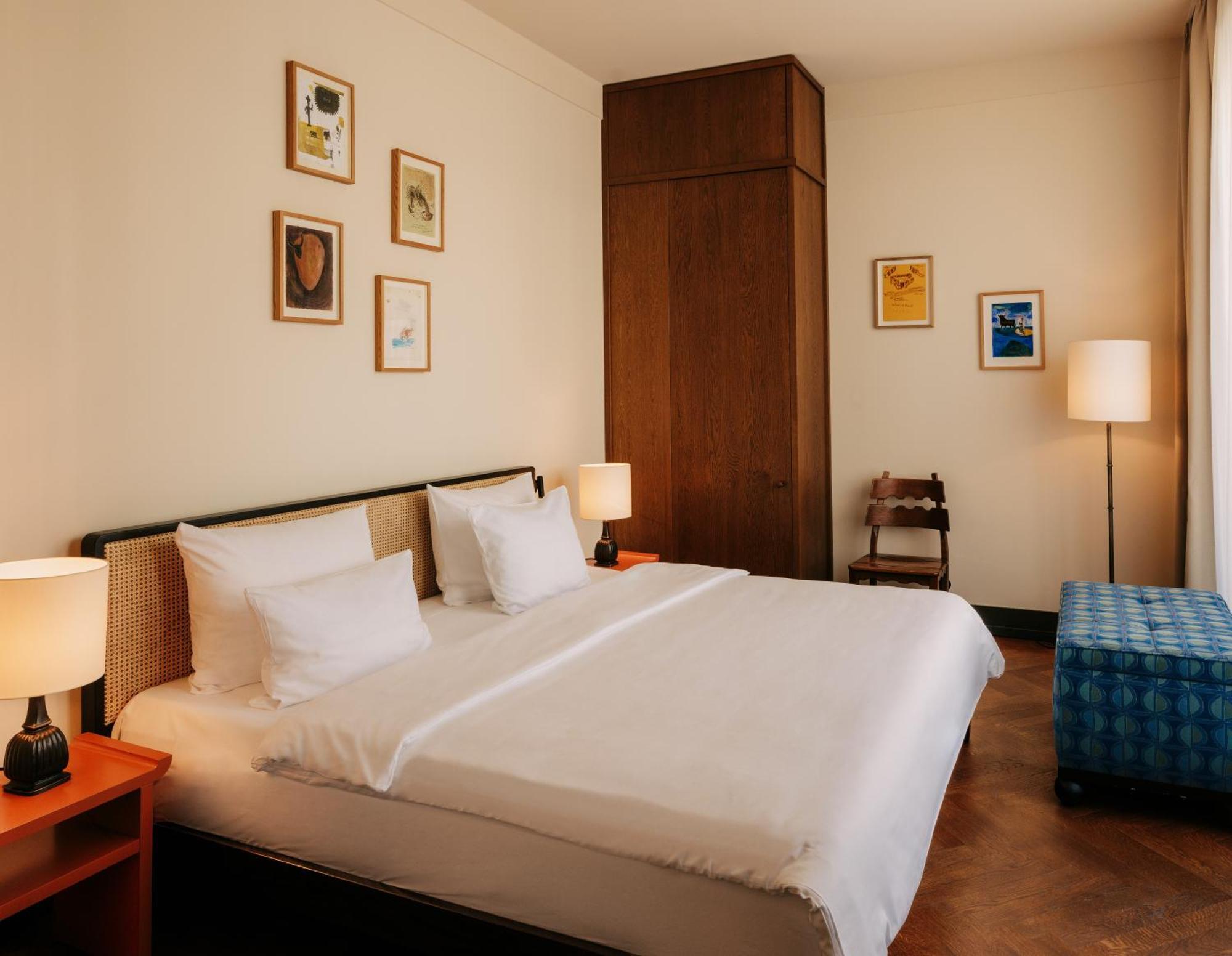Boutique Hotel Chateau Royal Berlim Exterior foto A bedroom at the hotel