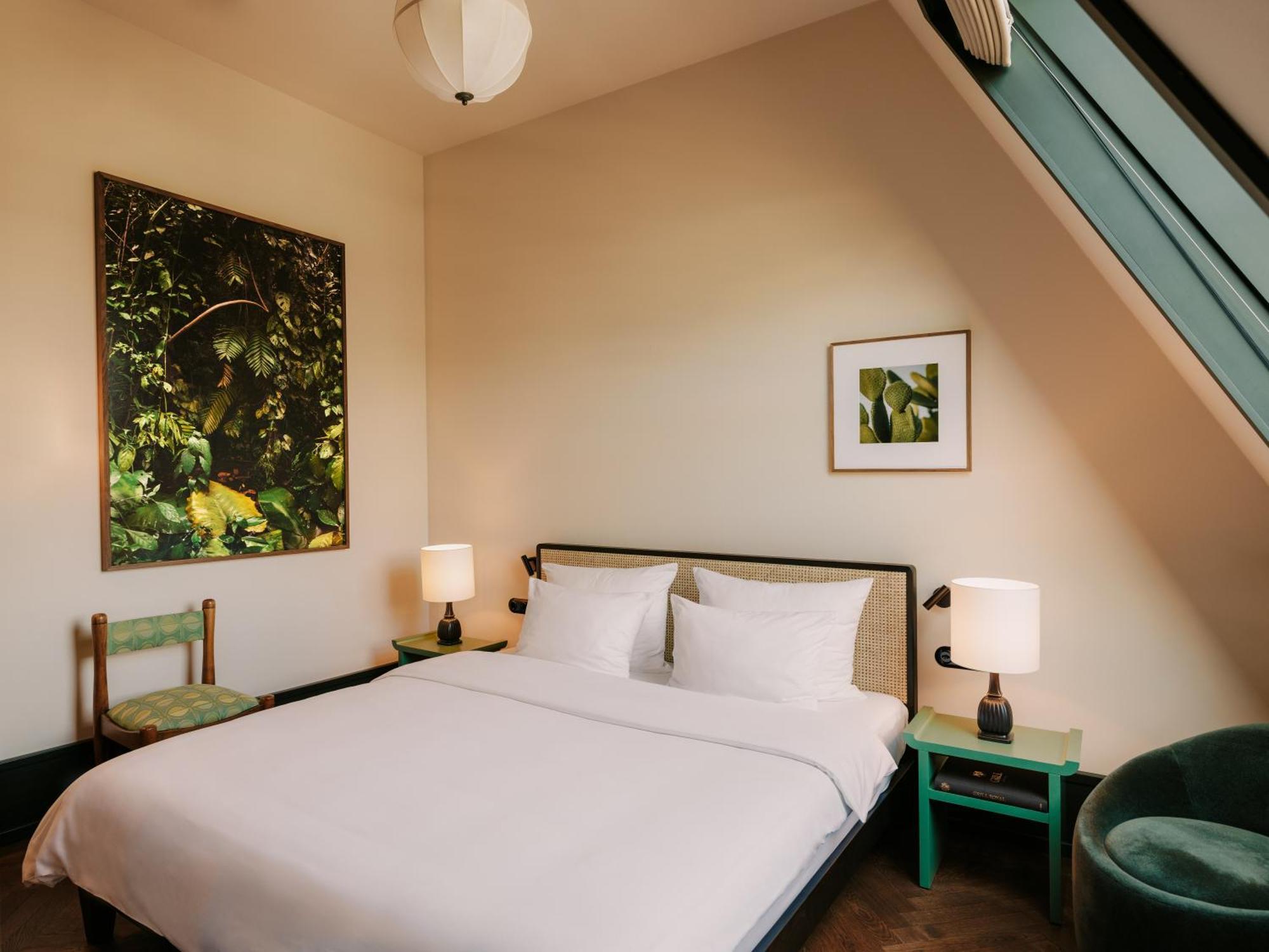 Boutique Hotel Chateau Royal Berlim Exterior foto A bedroom at the Standard East Village